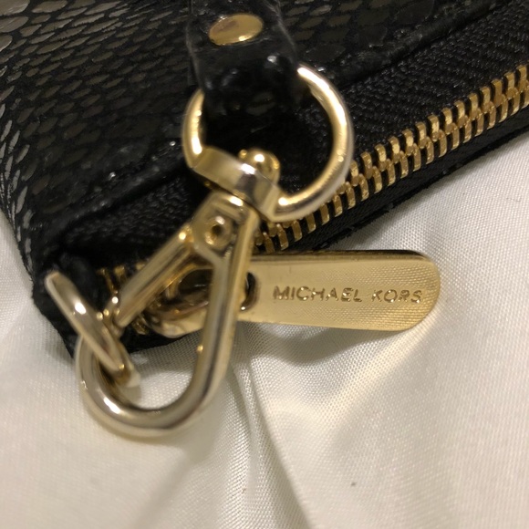 Michael Kors Black Snakeskin W/GH Wristlet - Picture 8 of 8